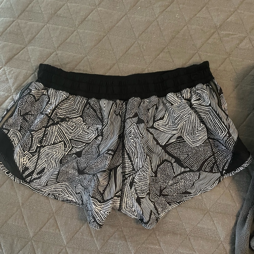 Lululemon hotty hot shorts size 10.